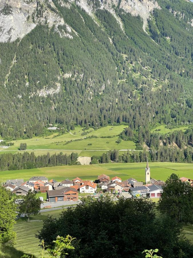Gasthaus Beverin Farden Buitenkant foto